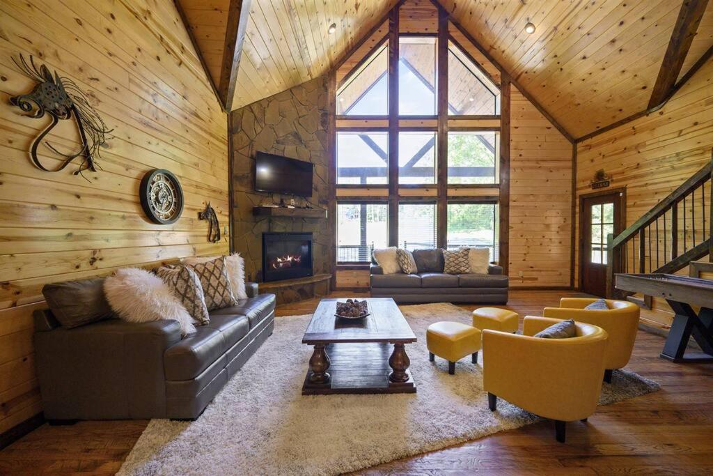 Iron Horse Lodge Sleeps 18, Games, Fire Pit, Hot Tub, Ev, More Broken Bow Luaran gambar